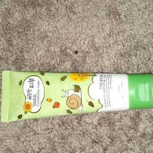 Korean brand snail face wash